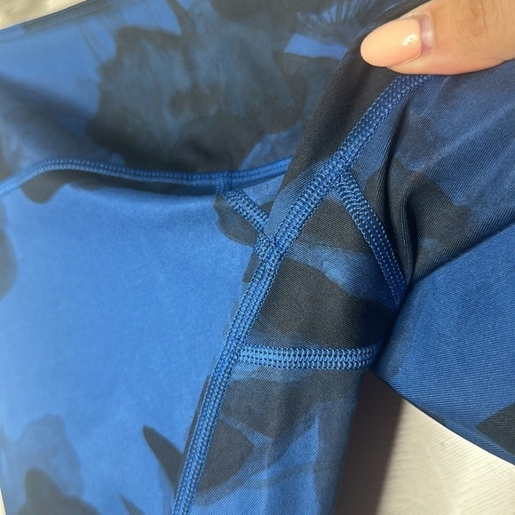 🆕 LULULEMON Wunder Under Crop II Legging Jumbo Inky Floral Black Inkwell Size 4 - Picture 8 of 12